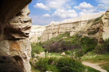 Mağara Uchhisar Vadisi'ne görüntülemek