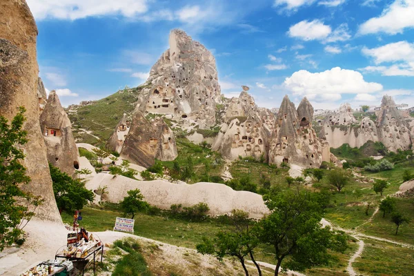 Учисарский замок в скале — стоковое фото