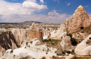 Red Valley kasabada mağara