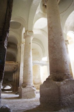 Mağara Kilisesi Göreme yakınındaki kırmızı Vadisi'nde. Cappadocia