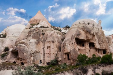 Red Valley kasabada mağara