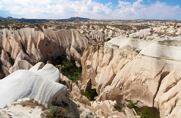 Red Valley kasabada mağara