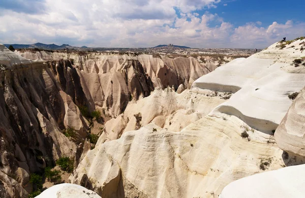Red Valley kasabada mağara