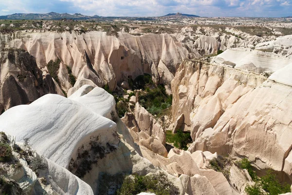Red Valley kasabada mağara
