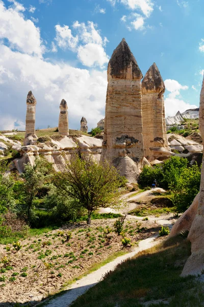 Kaya oluşumları aşk Vadisi Göreme oteller. Cappadocia