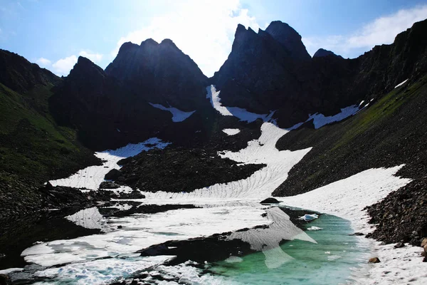 Lago de montaña Didigele. Georgia . —  Fotos de Stock