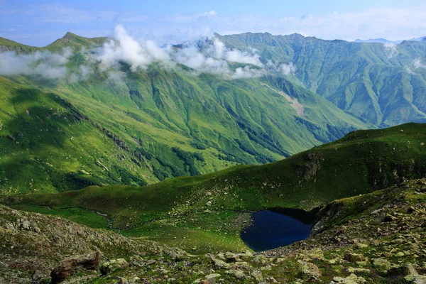 Kalashi mountain lake. Georgia. — ストック写真