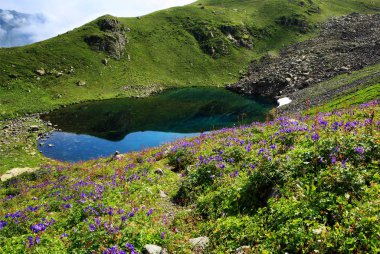Kalashi Dağı Gölü. Georgia.