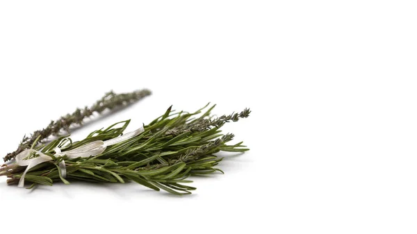 Composition Fragrant Herbs Rosemary Thyme Black Pink White Peppercorns Copper — Stock Photo, Image