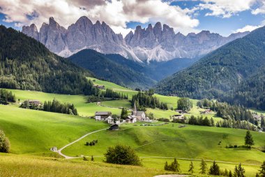 Aziz Maddalena Dolomites unesco