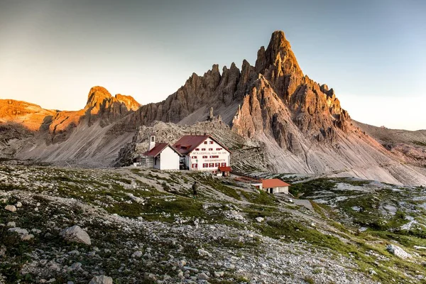 Dolomitlere lavaredo barınağı