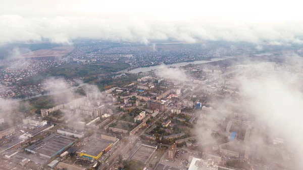 Πόλη Μέσα Από Σύννεφα Αεροφωτογραφία Του Φθινοπώρου Lanscape Στην Ουκρανία — Φωτογραφία Αρχείου