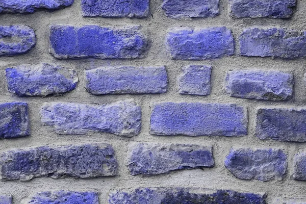 Стіна з цегли, тонована в трендовому кольорі 2020 року в натуральному синьому. фон, простір для копіювання, простір для тексту, порожні дизайнери . — стокове фото
