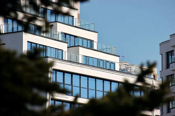 Parts Modern Facade Apartment Buildings Made Glass Concrete Beige Tones — Stock Photo, Image