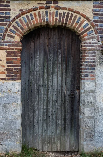 Nahaufnahme Detail Seiteneingang Hölzerne Tür Des Alten Schlosses Ländlichen Frankreich — Stockfoto