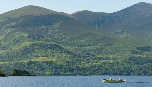 Killarney Irsko Července 2013 Rybářská Loď Malebných Jezerech Národního Parku — Stock fotografie