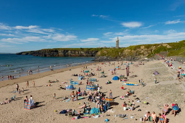 Ballybunion Irlanda Agosto 2016 Personas Disfrutando Del Tiempo Soleado Playa — Foto de Stock