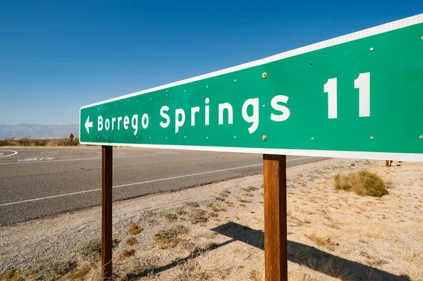 Sinal Direção Rodoviária Para Cidade Borrego Nascentes Deserto Anza Borrego — Fotografia de Stock