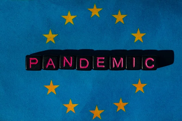 Text Zur Coronavirus Pandemie Auf Der Flagge Der Europäischen Union — Stockfoto