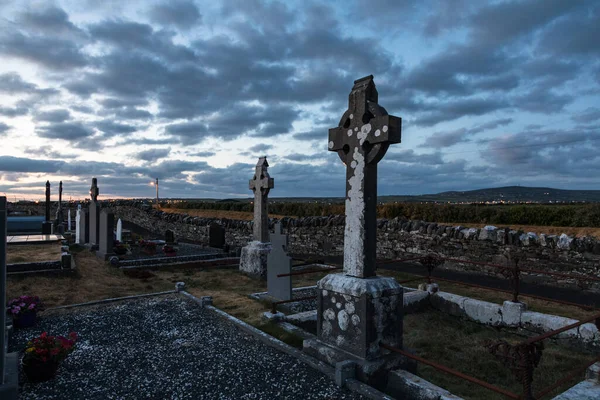 Stary Wiejski Cmentarz Irlandzki Hrabstwie Kerry Zmierzchu — Zdjęcie stockowe