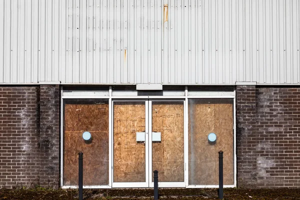 Gesloten Dichtgetimmerde Ingang Van Bedrijfsgebouw — Stockfoto