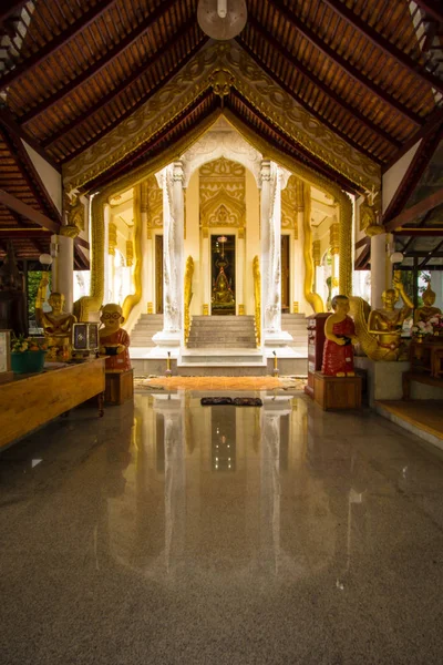 Interior de un templo tailandés — Foto de Stock