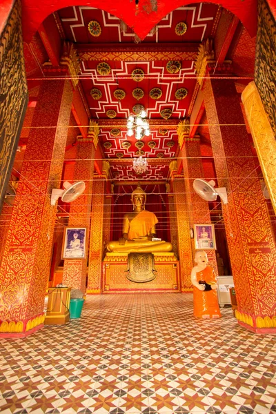 Taylandlı bir tapınağın iç — Stok fotoğraf
