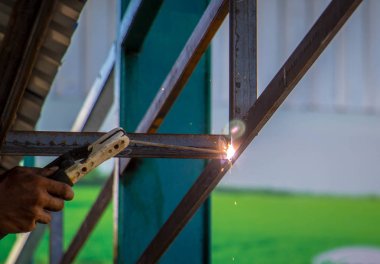 Küçük bir fabrika olarak endüstriyel Kaynakçı