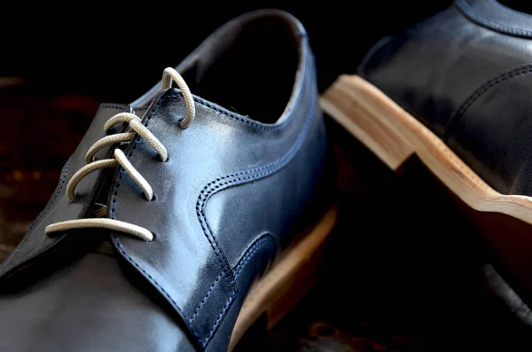 Blauw lederen Man schoenen — Stockfoto