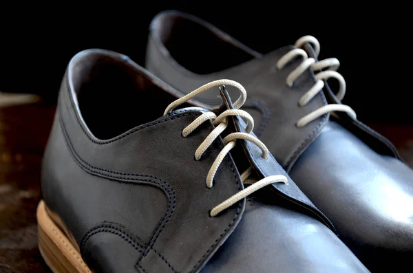 Blauw lederen Man schoenen — Stockfoto