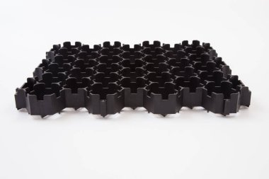 Eğimin tasarımı. Plastik siyah bal peteği çerçevesi dolduruldu