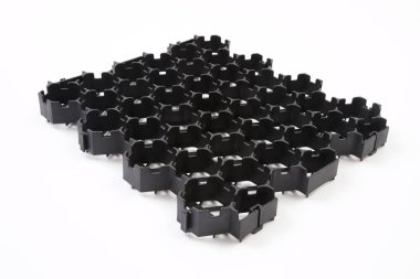 Eğimin tasarımı. Plastik siyah bal peteği çerçevesi dolduruldu