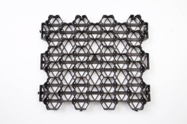 Eğimin tasarımı. Plastik siyah bal peteği çerçevesi dolduruldu