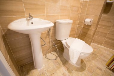 Banyoda banyo ve yağmur duşu