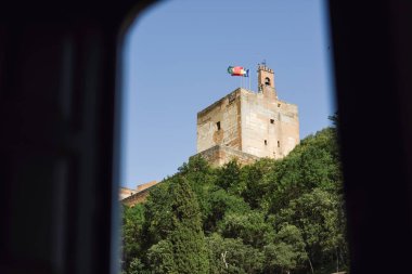 Ünlü Alhambra saraydan Granada şehrinde Albaicin quar görünümünü