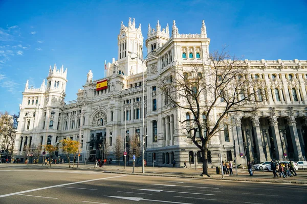 MADRID, ESPAGNE, 26 DÉCEMBRE 2019. Palacio de comunicaciones de Madrid, hôtel de ville actuel pour la journée — Photo