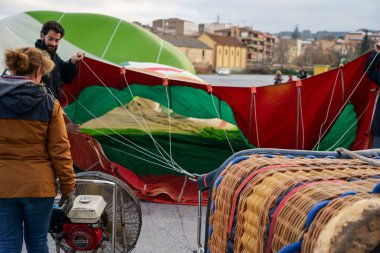 Guadix, Granada, İspanya. 1 Şubat. Aeroestacion Festivali 'nde tutsak balonlar.
