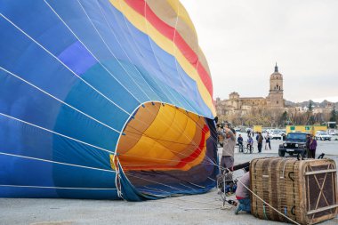 Guadix, Granada, İspanya. 1 Şubat. Aeroestacion Festivali 'nde tutsak balonlar.