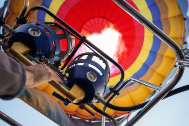 Guadix 'teki Aeroestacion Festivali' nde tutsak balonlar