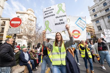 Haksız fiyatları protesto eden çiftçilerin gösterisi