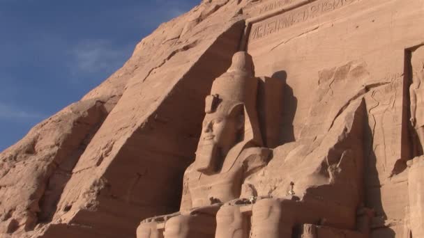 Abu Simbel Ramses Heykeli Büyük Tapınak Cephesinde — Stok video