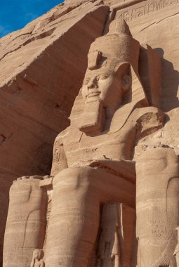 Abu Simbel - Büyük Tapınak 'ta Ramses II' nin Heykeli