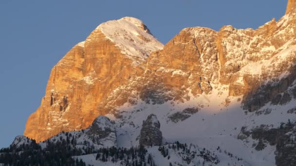 Tofana Rozes Mountain Peak Cortina Ampezzo Ski Resort Winter Right — Stock Video