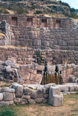 Tambomachay Su Tapınağı, Cusco yakınlarındaki İnka Hamamı, Üç Küçük Şelaleli Peru