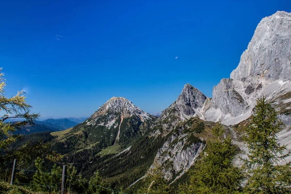 Bright Sky Mountains Look Alps Valley Glacier Dachstein — Stock Photo, Image