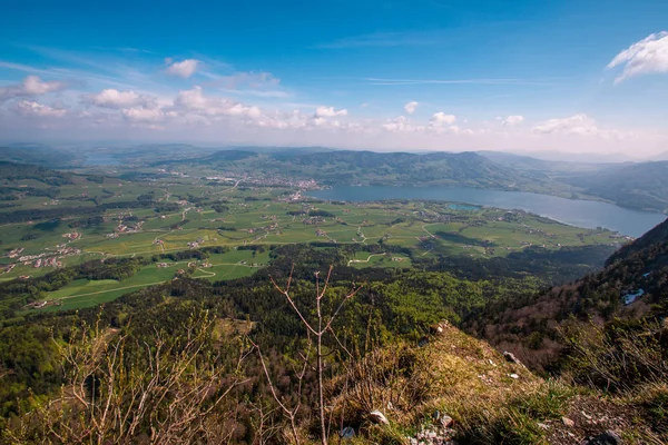 Día Senderismo Con Cielo Brillante Las Montañas —  Fotos de Stock