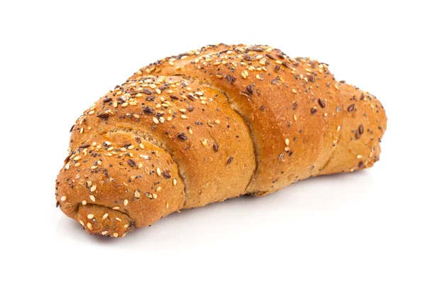 Pão com sementes de gergelim no fundo branco — Fotografia de Stock