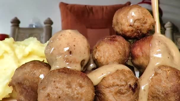 Pouring Gravy Freshly Made Meatballs Mashed Potato — Stock Video