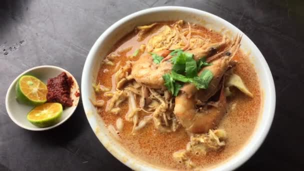 Sarawak Laksa Популярный Суп Основе Лапши Блюдо Которое Является Популярным — стоковое видео