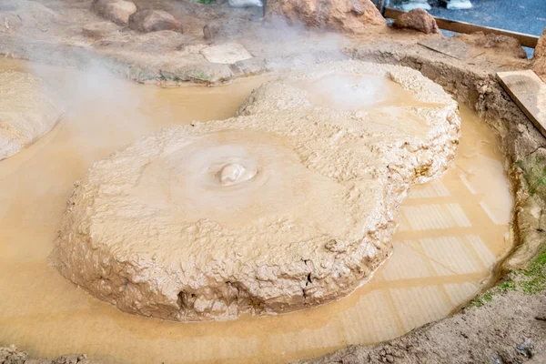 Boue japonaise onsen à Beppu — Photo